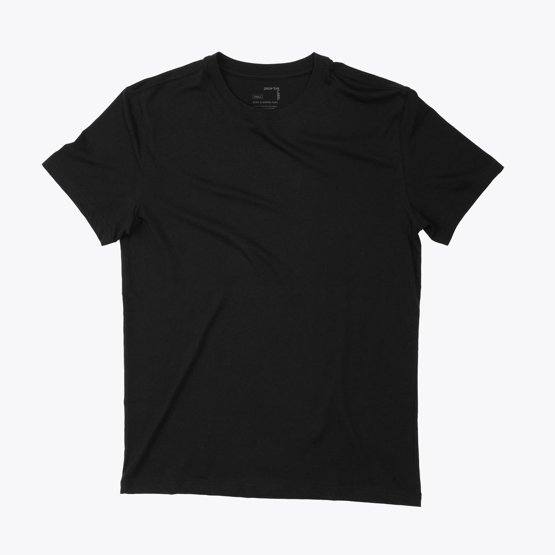 Polo negro de cuello redondo y manga corta de algodón Pima, vista frontal con modelo